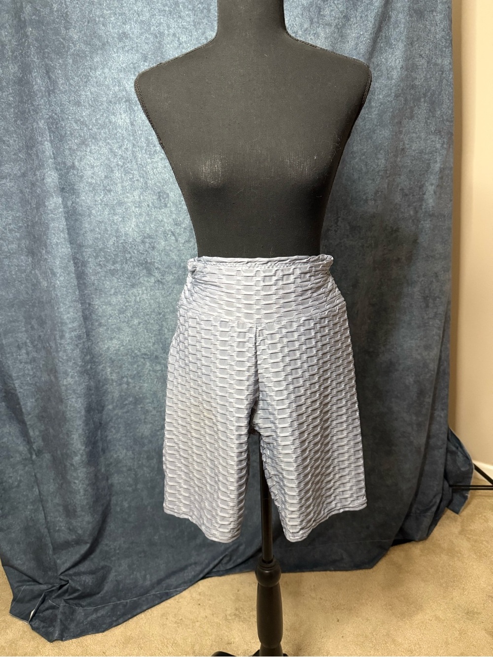 Women’s TikTok Honeycomb High-Waist Shorts — Silver